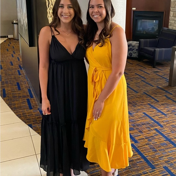 Elegant midi Wrap Dress - Picture 2 of 3